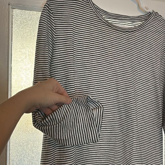 Lands End Women’s Black and White Striped 3/4 Length Sleeves Size Large - Picture 4 of 5